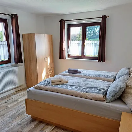 Pumphuts Scheune Nr 5 - 9 Beim Freizeitpark Plohn * Lengenfeld (Saxony)