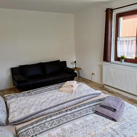 Pumphuts Scheune Nr 5 - 9 Beim Freizeitpark Plohn