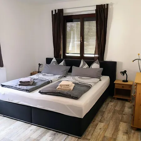 Appartement Pumphuts Scheune Nr 5 - 9 Beim Freizeitpark Plohn Lengenfeld (Saxony)