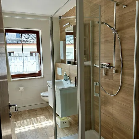 Pumphuts Scheune Nr 5 - 9 Beim Freizeitpark Plohn *