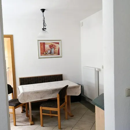 Pumphuts Scheune Nr 5 - 9 Beim Freizeitpark Plohn