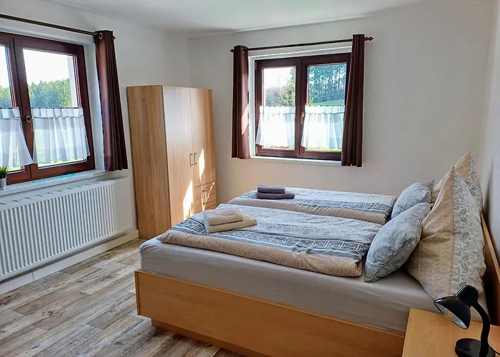 Pumphuts Scheune Nr 5 - 9 Beim Freizeitpark Plohn * Lengenfeld (Saxony)