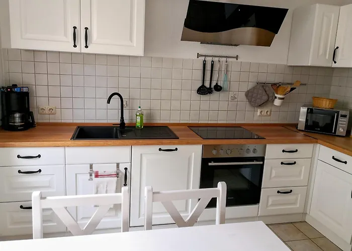 Pumphuts Scheune Nr 5 - 9 Beim Freizeitpark Plohn * Lengenfeld (Saxony)