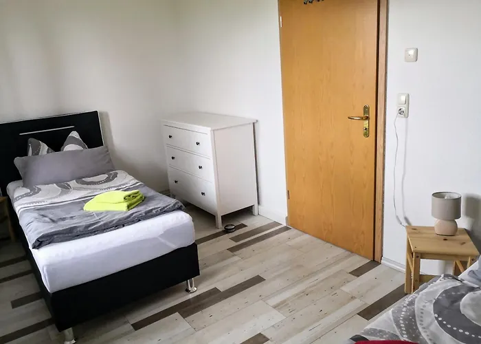 Pumphuts Scheune Nr 5 - 9 Beim Freizeitpark Plohn *