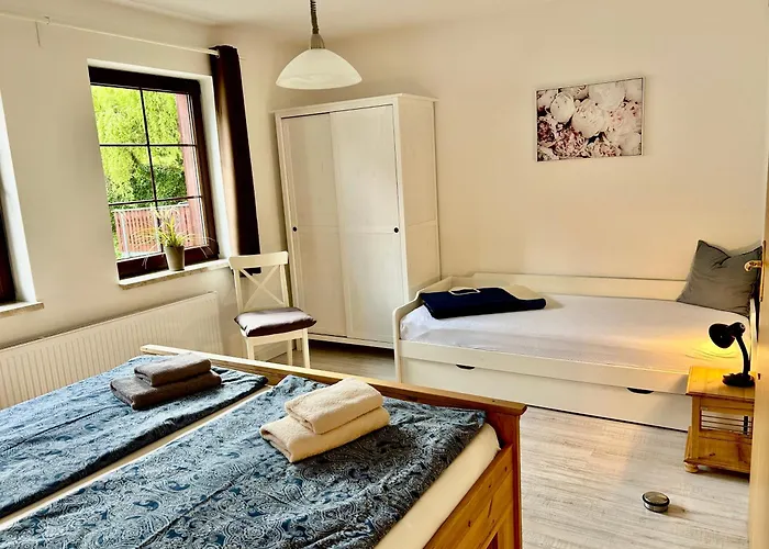 Pumphuts Scheune Nr 5 - 9 Beim Freizeitpark Plohn *