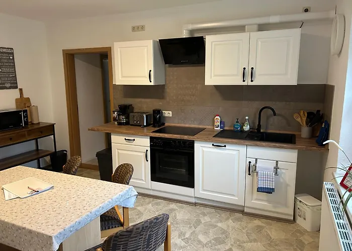 Pumphuts Scheune Nr 5 - 9 Beim Freizeitpark Plohn Lengenfeld (Saxony)