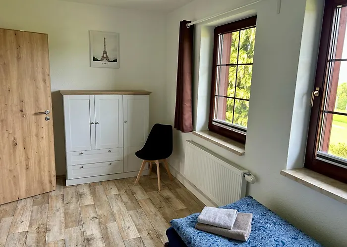 Pumphuts Scheune Nr 5 - 9 Beim Freizeitpark Plohn * Lengenfeld (Saxony)