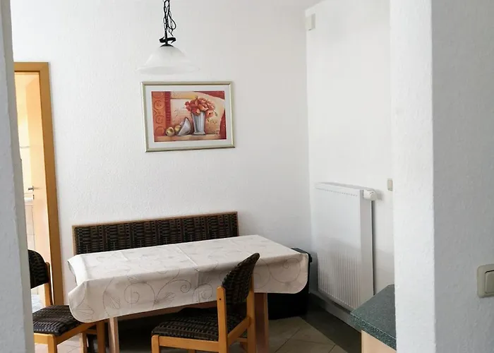 Pumphuts Scheune Nr 5 - 9 Beim Freizeitpark Plohn